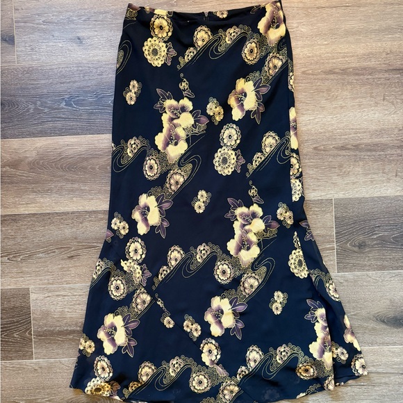 Vintage Newport black and gold floral glitter maxi skirt - Picture 3 of 6
